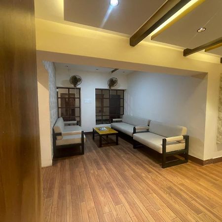 Sj Grand Hotel Coimbatore Buitenkant foto