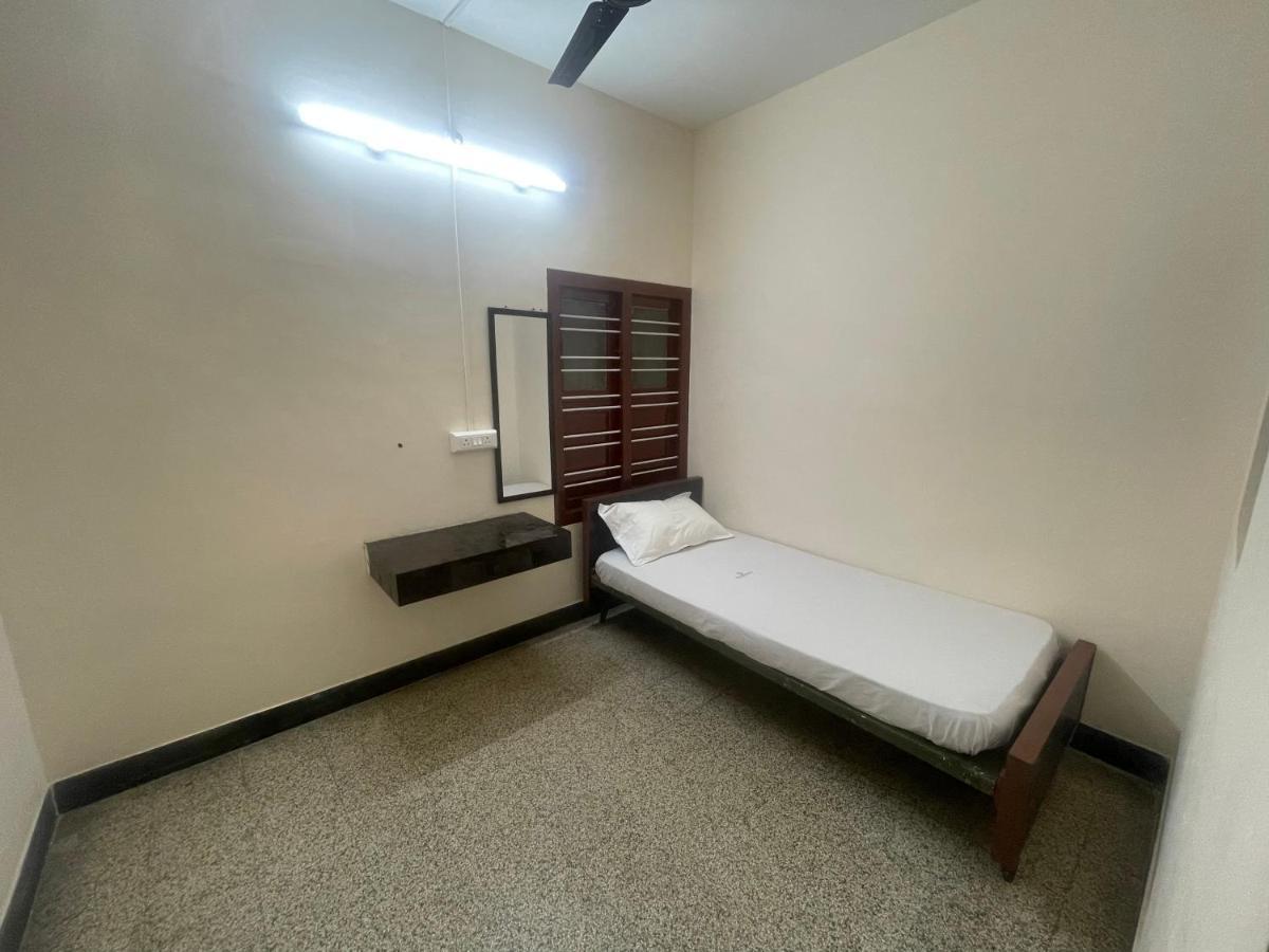 Sj Grand Hotel Coimbatore Buitenkant foto