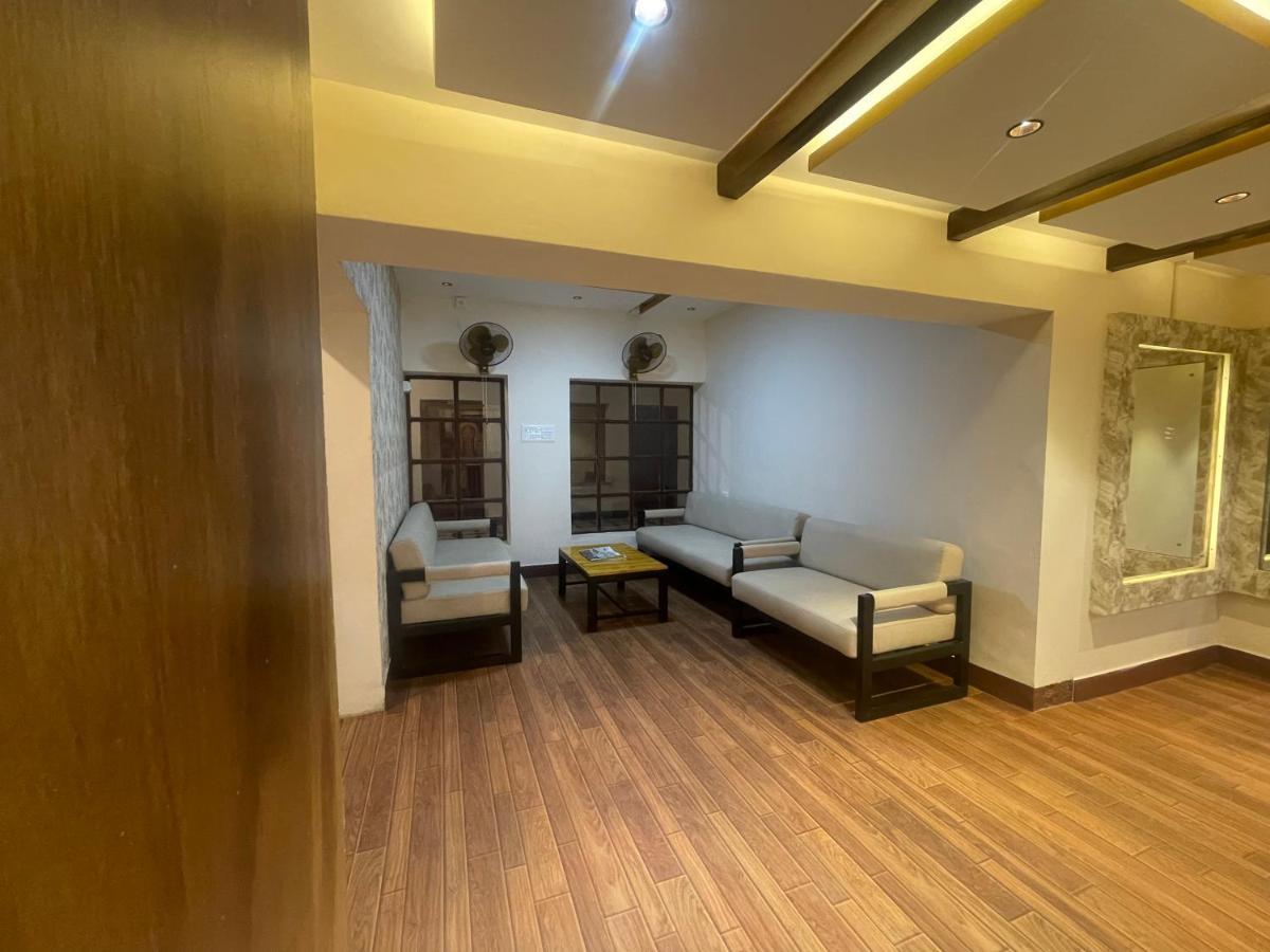 Sj Grand Hotel Coimbatore Buitenkant foto