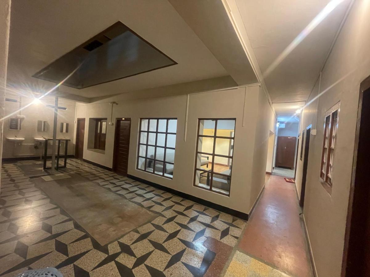 Sj Grand Hotel Coimbatore Buitenkant foto